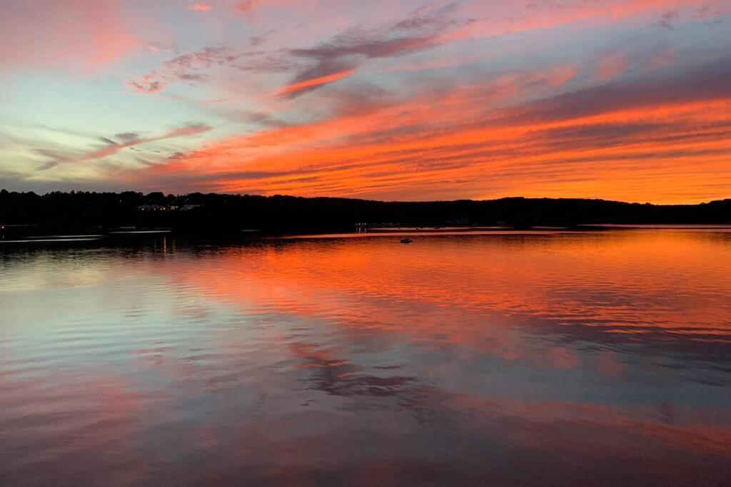 Waterfront Home With A View Groton Bagian luar foto